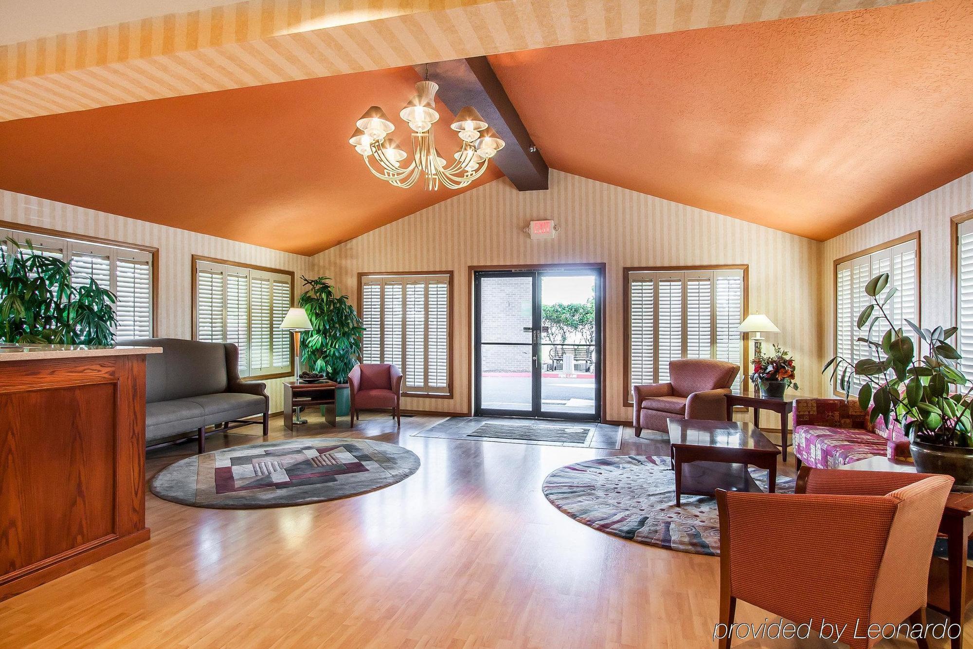 Comfort Inn Conference Center 希尔斯伯勒 外观 照片