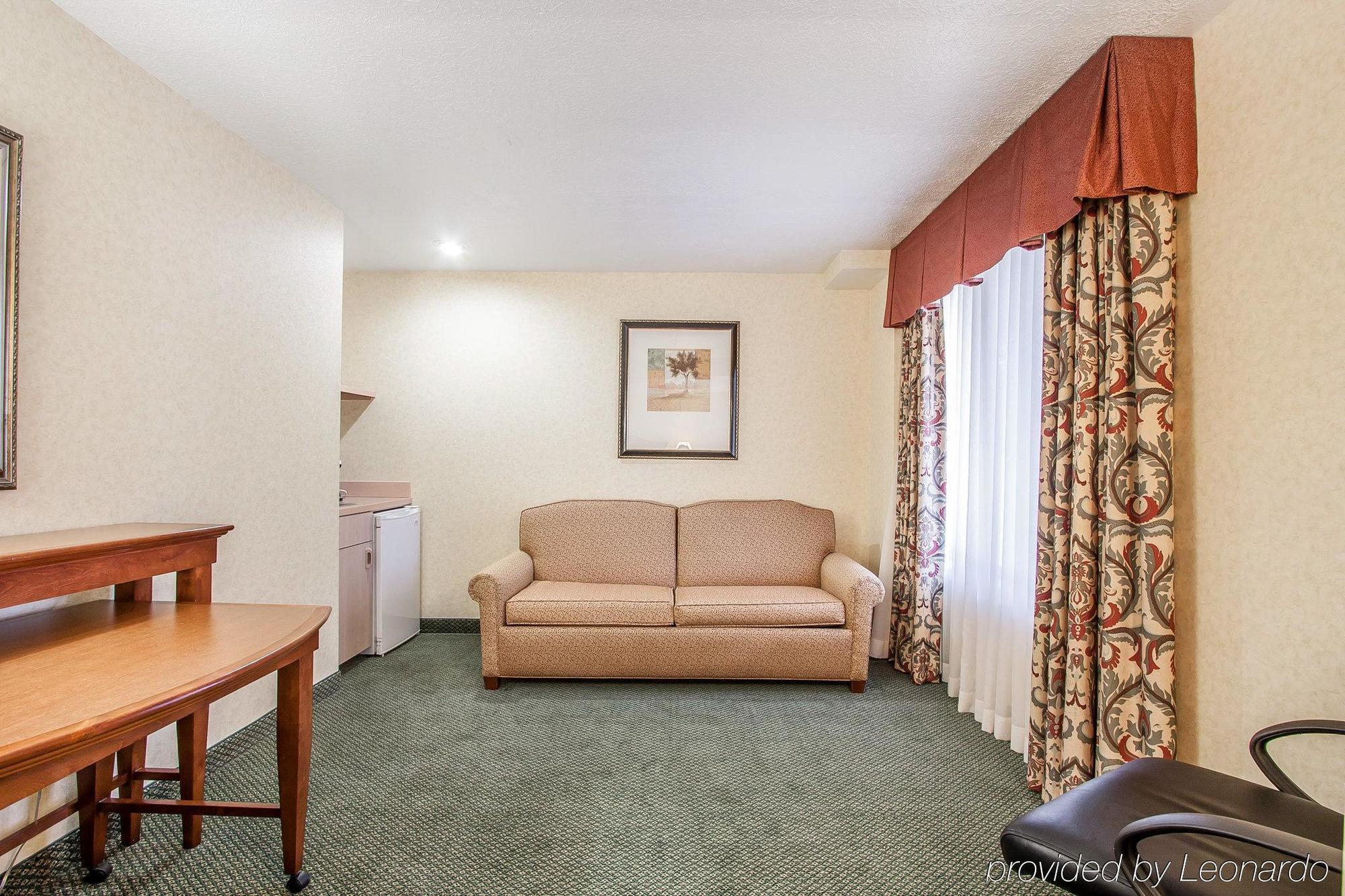 Comfort Inn Conference Center 希尔斯伯勒 外观 照片