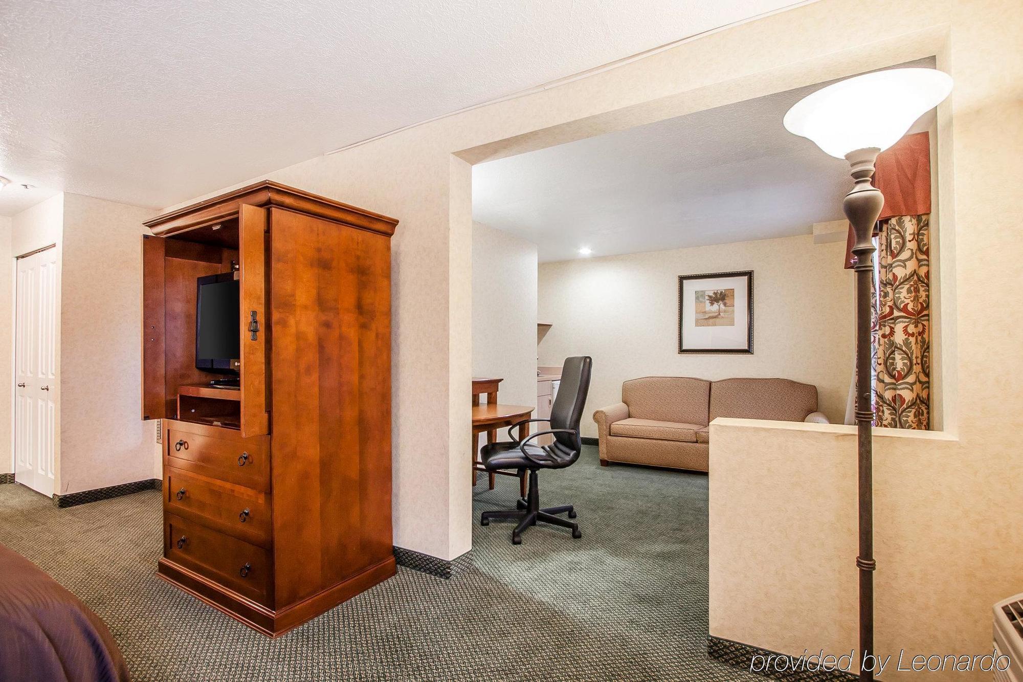 Comfort Inn Conference Center 希尔斯伯勒 外观 照片