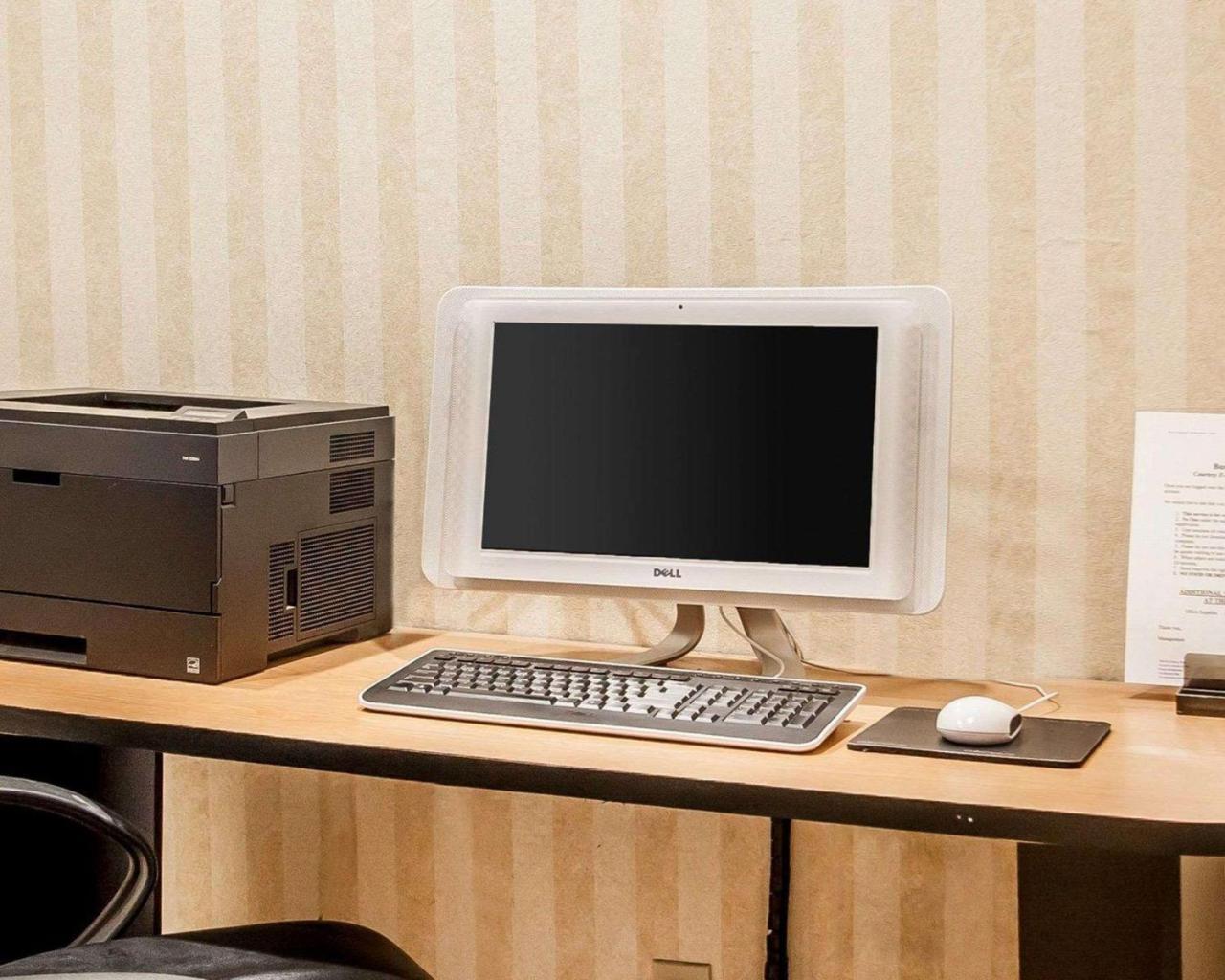 Comfort Inn Conference Center 希尔斯伯勒 外观 照片