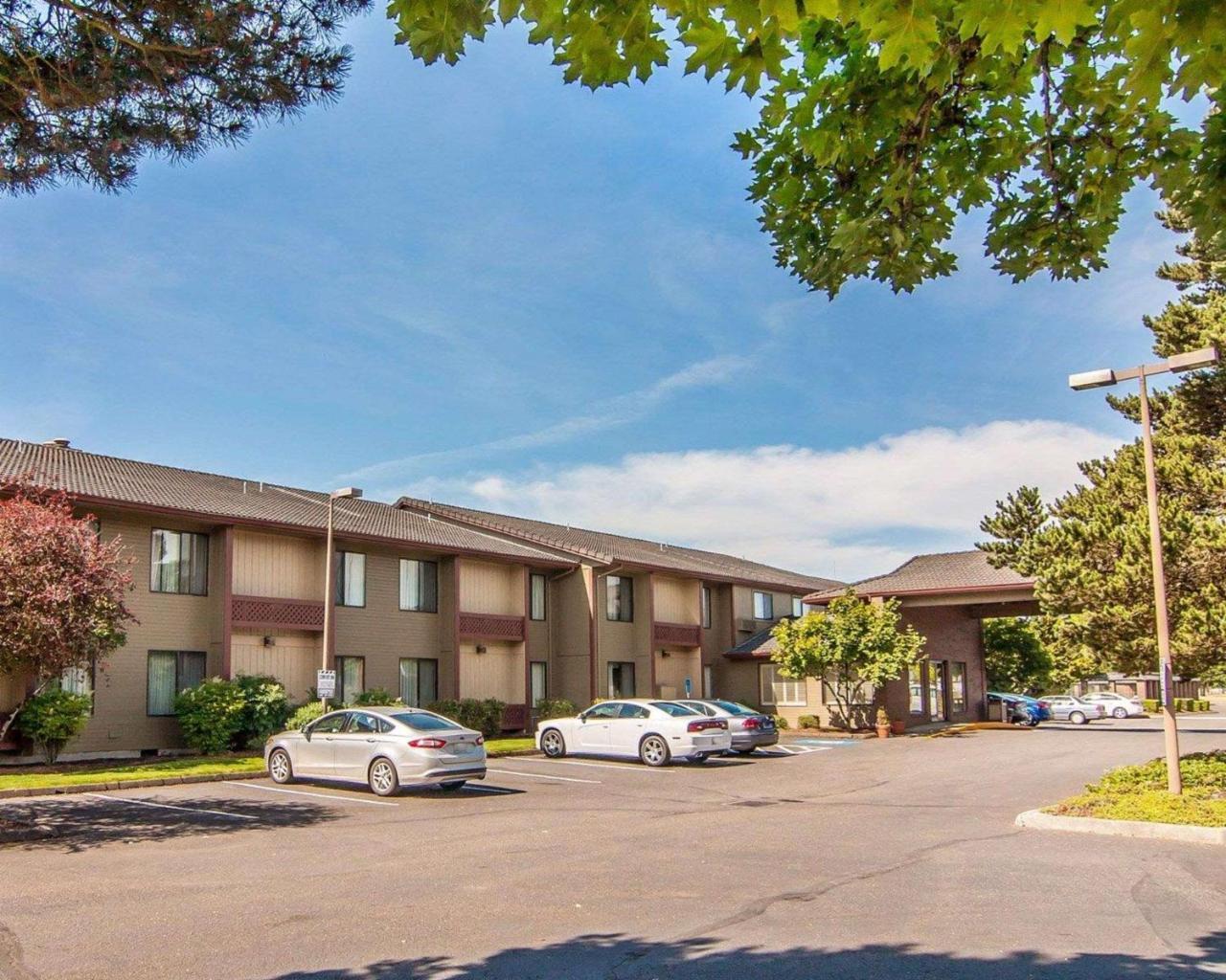 Comfort Inn Conference Center 希尔斯伯勒 外观 照片